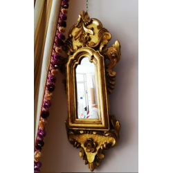 Pareja de espejos dorados